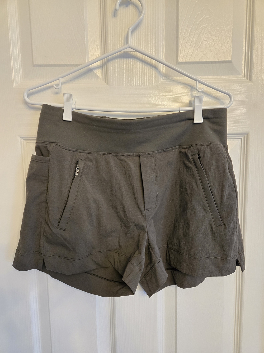 (6) Trekkie North Mid Rise 3.5" Shorts Colour Aspen Olive Green